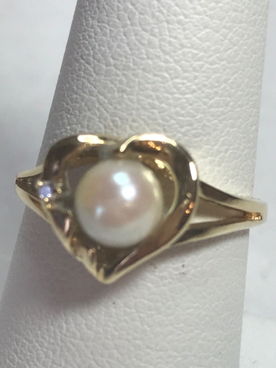 Synthetic Abalone Lady's Stone Ring 10K Yellow Gold 3.4g