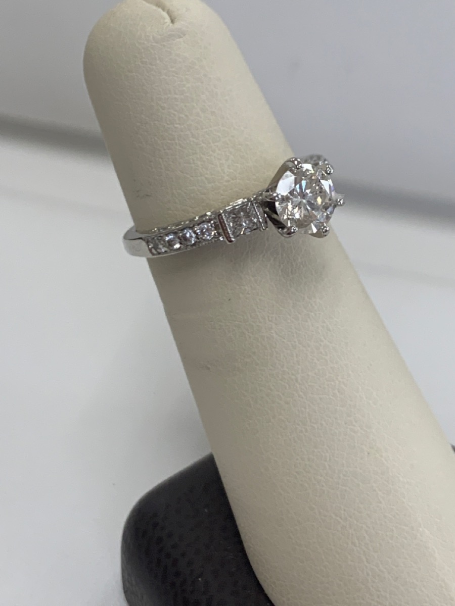 Lady's Diamond Engagement Ring 27 Diamonds 1.27 Carat T.W. 14K White