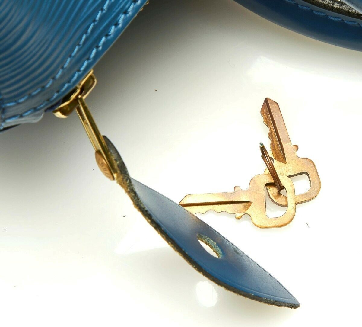 Louis Vuitton Speedy 30 Epi Leather Blue Boston Handbag Very Good | Heartland Pawnbrokers | Kansas