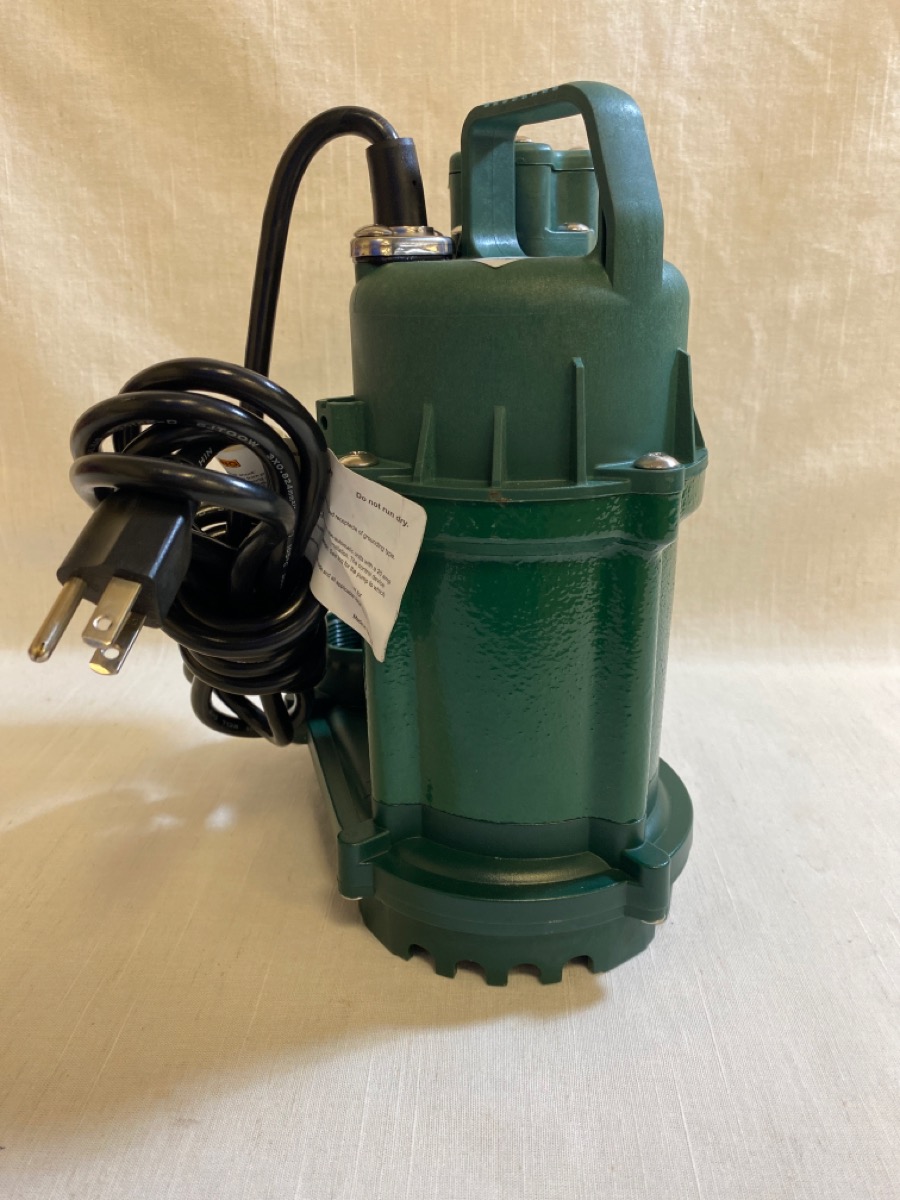 ZOELLER 10730001 0.33HP Cast Iron Submersible Sump Pump Like New Buya