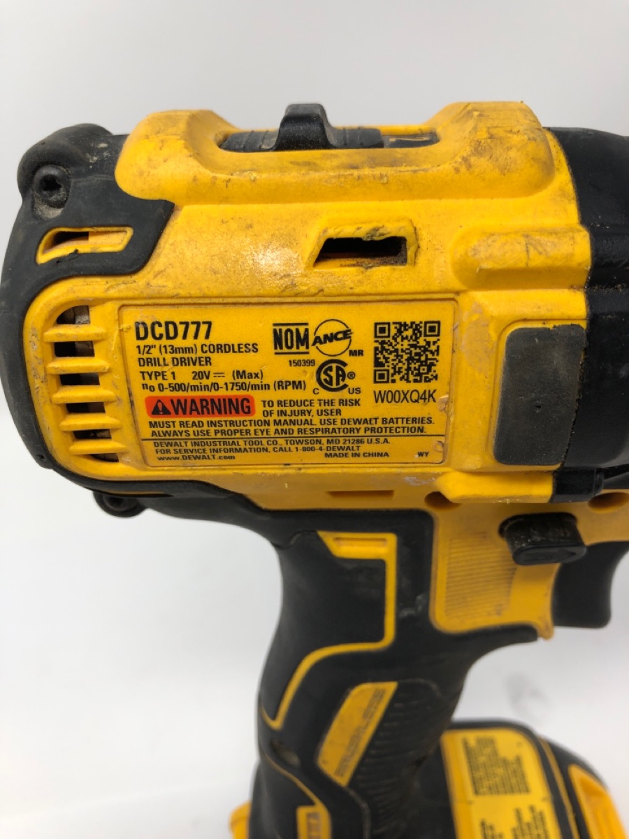 DEWALT DCD777 20V MAX* COMPACT BRUSHLESS DRILL KIT (RELOL) Very Good Sharp Assets LLC