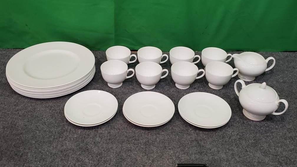 Wedgewood Bone China White Porcelain Dish Set Very Good Sooner