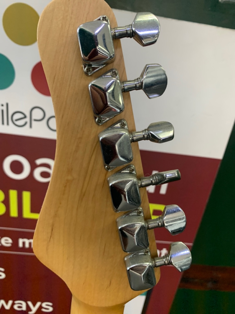 BEHRINGER STRATOCASTER BODY Good River City Pawnbrokers Evansville IN