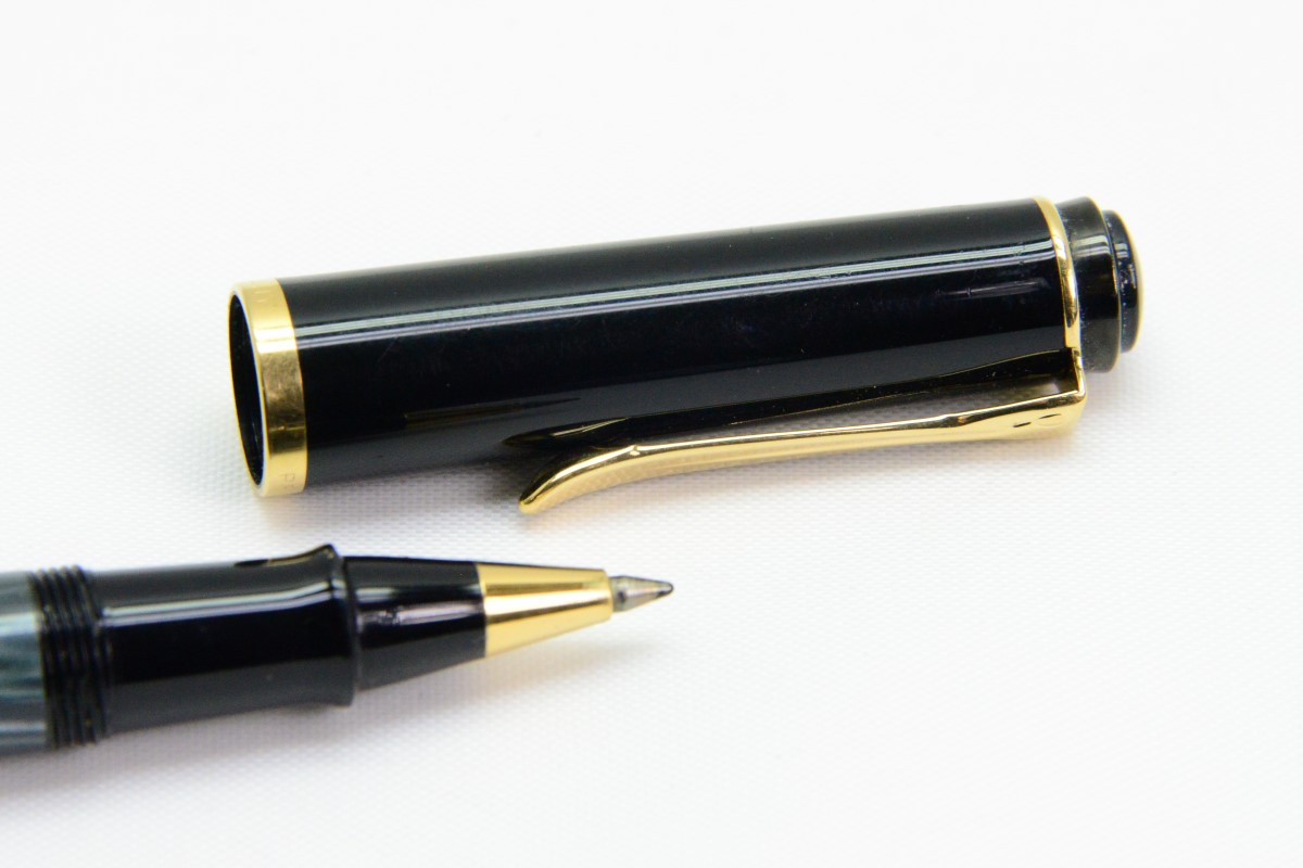 Pelikan r200 rollerball Clearance