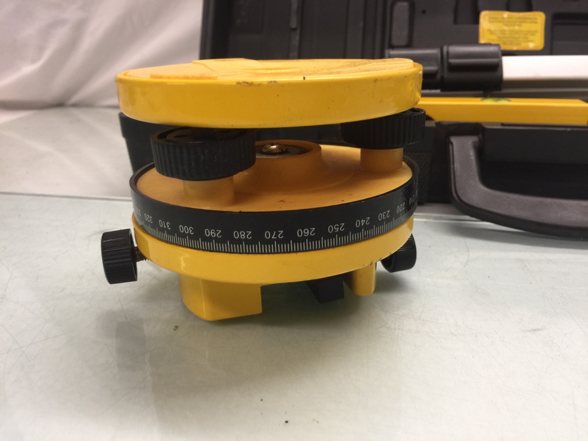 CenTech 16" Laser Level W/ 360 Rotating Head, Tripod And Case Model