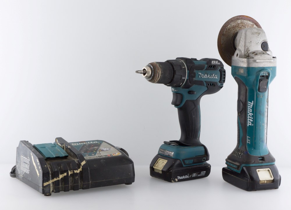 Makita XFD06 Drill/Driver and XAG01 Disc Grinder Kit Good | CashCo Pawn | San Diego | CA