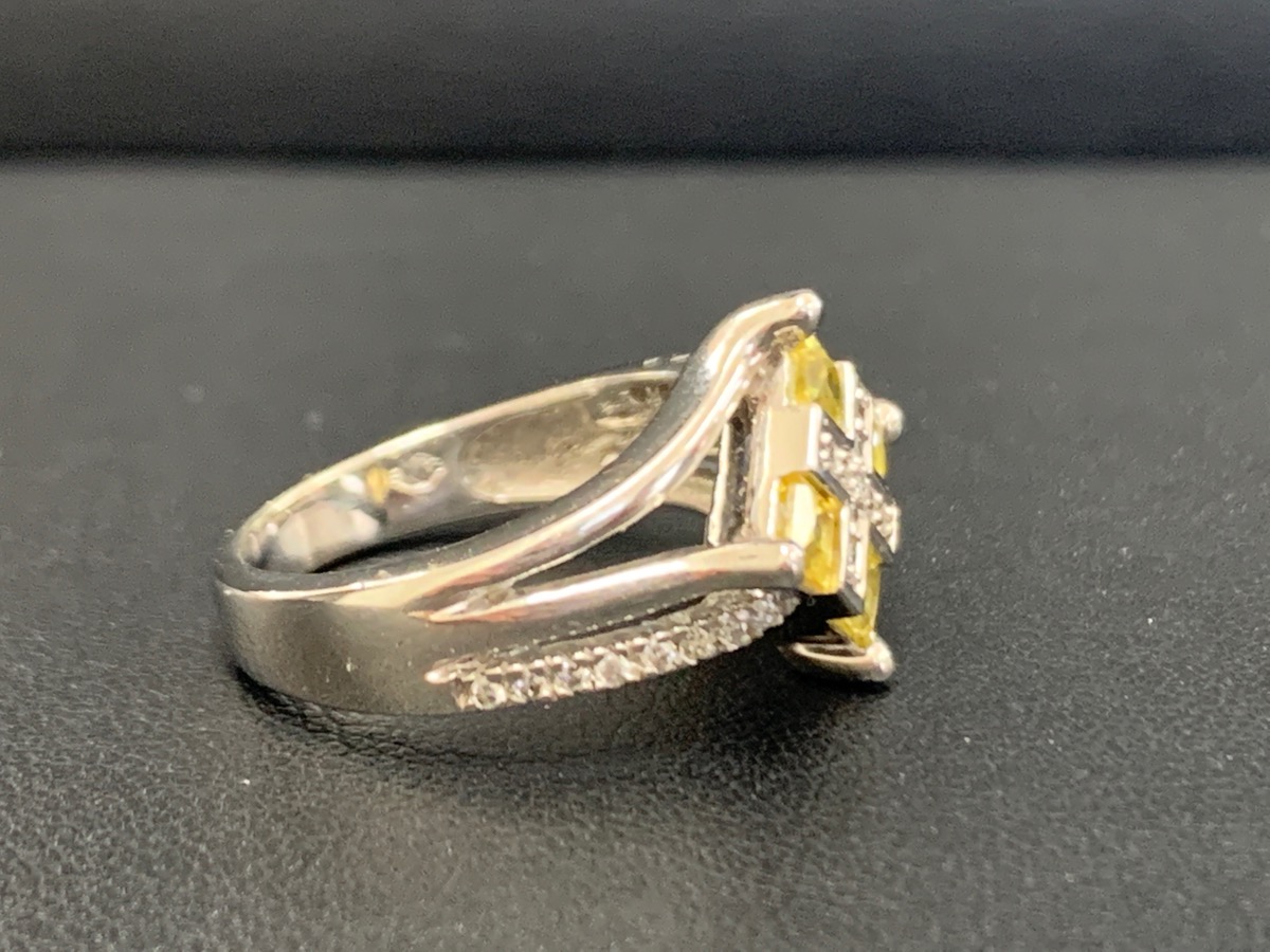 Yellow Stone Lady's Stone & Diamond Ring 25 Diamonds .25 Carat T.W. Pre