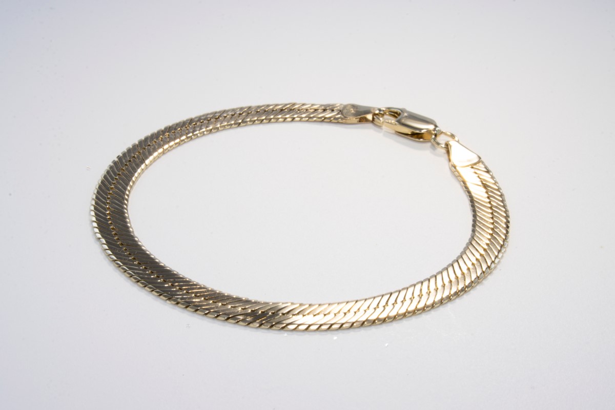 14k Yellow Gold Herringbone Bracelet 7.5" Preowned Buya