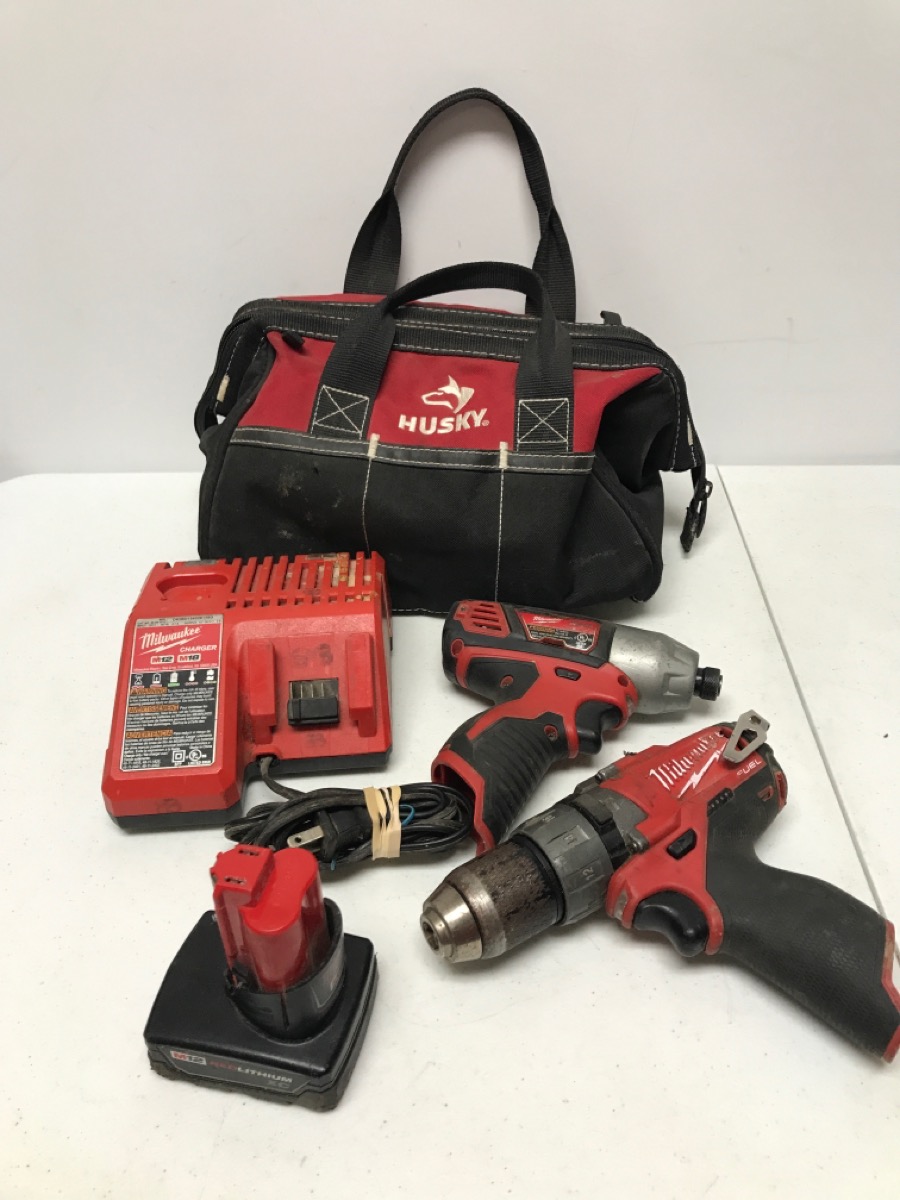 MILWAUKEE M12 2Tool Combo Kit, 1/2" Hammer Drill, 1/4" Impact (yels