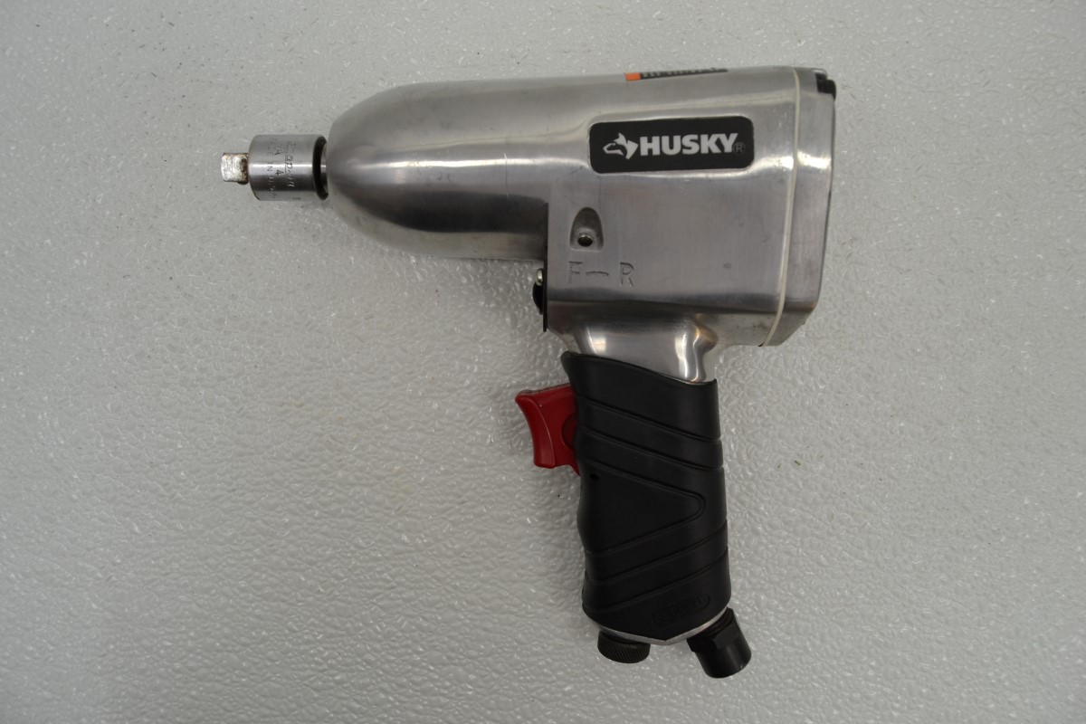 HUSKY TOOLS H4430 1/2" Air Impact Wrench 300 FtLBS Torque Very Good First Coast Pawn & More