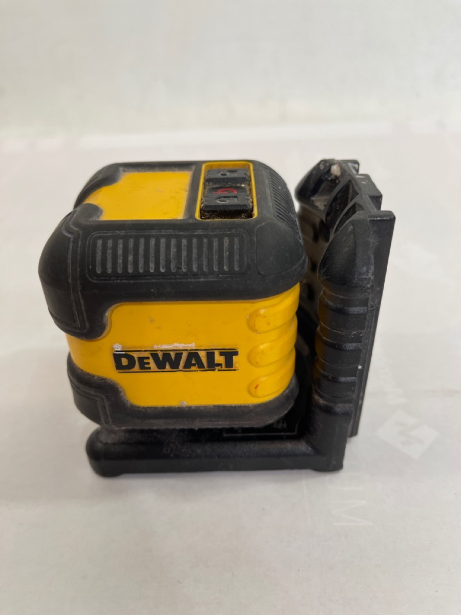 DEWALT DW08802CG RED CROSS LINE LASER LEVEL (me) Very Good Sharp