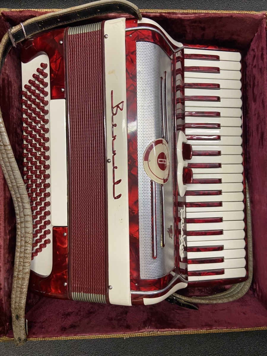 BERNELLI POLKA KING ACCORDION Good Buya
