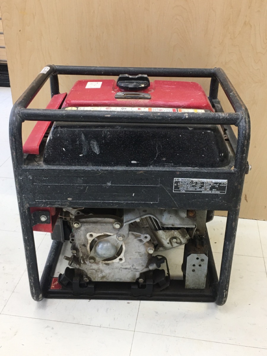 Honda EB3000C 3000W Portable Gas Powered Generator (IN PICK UP)