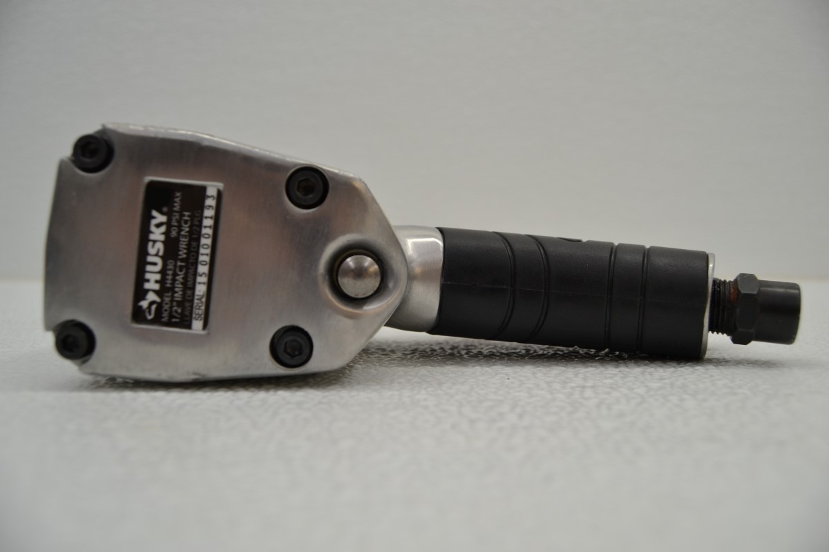 HUSKY TOOLS H4430 1/2" Air Impact Wrench 300 FtLBS Torque Very Good First Coast Pawn & More