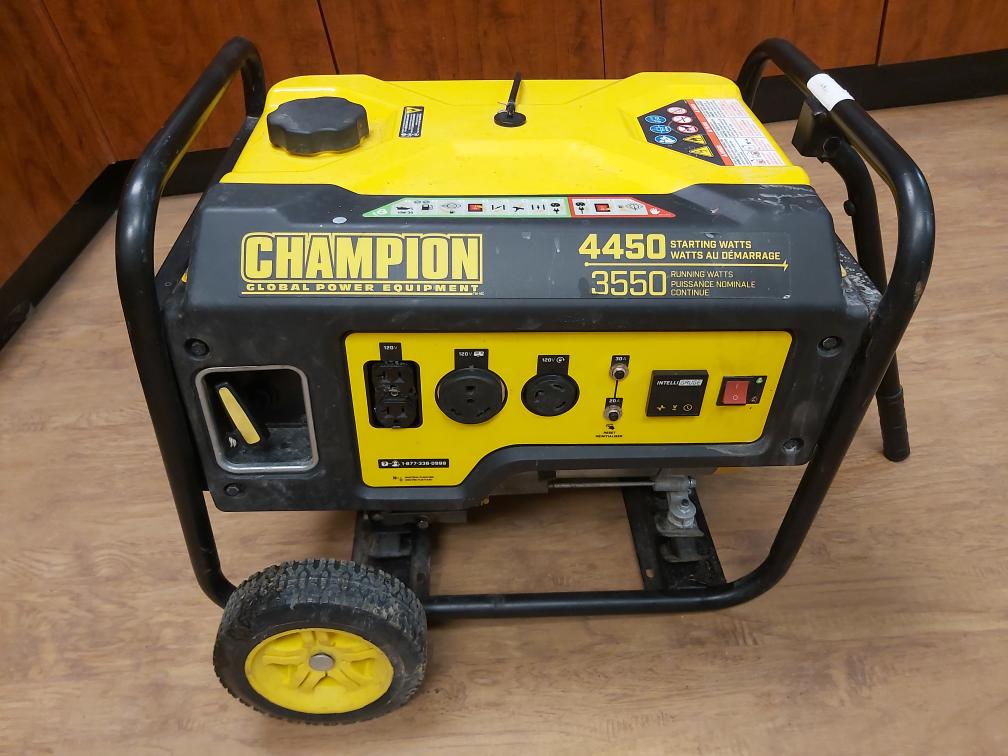 Champion 3550W/4450W Portable Generator Very Good TSR Digital Ltd