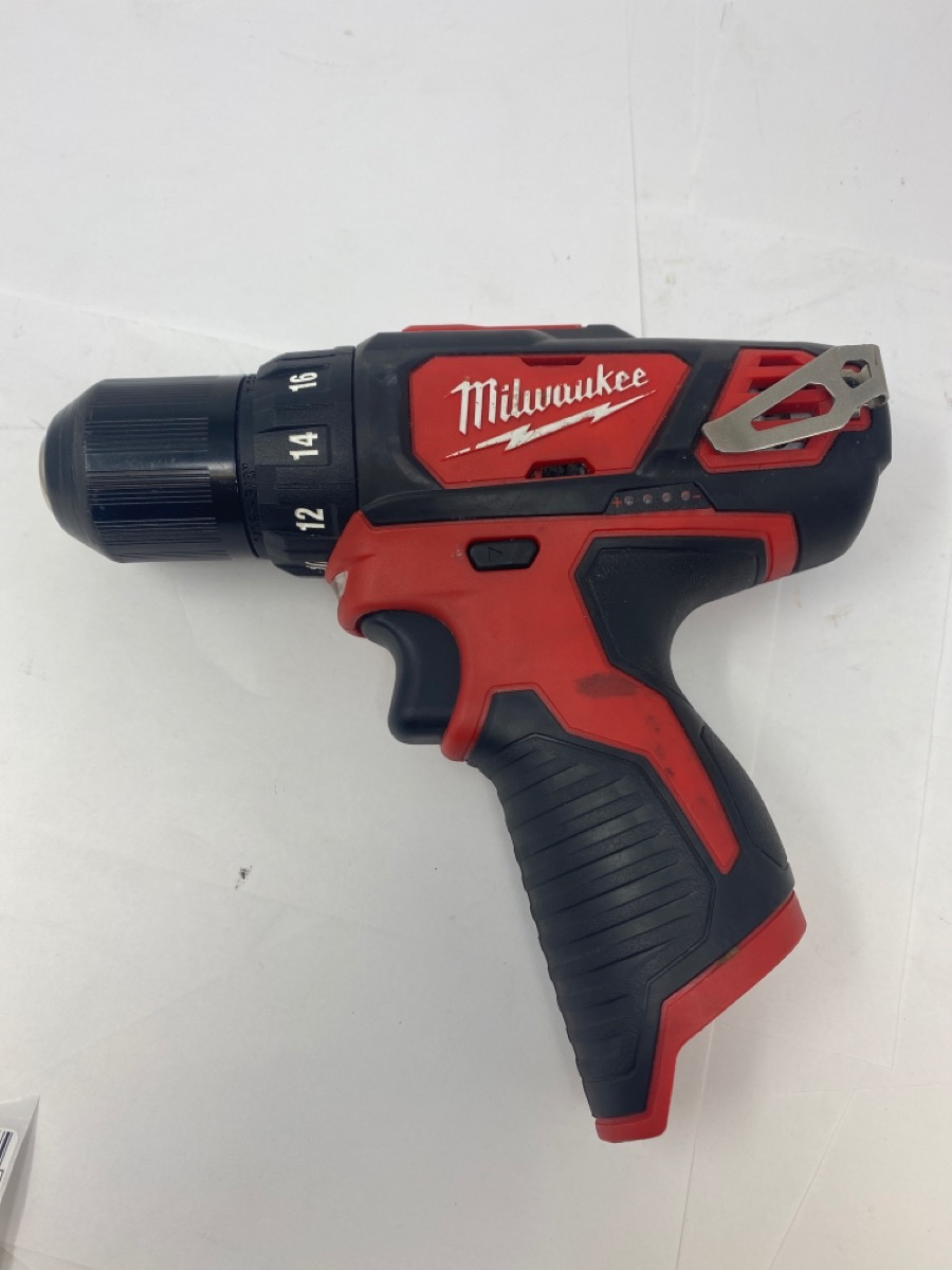 MILWAUKEE 240720 3/8" CORDLESS DRILL *BARE TOOL* (ml) Good Sharp