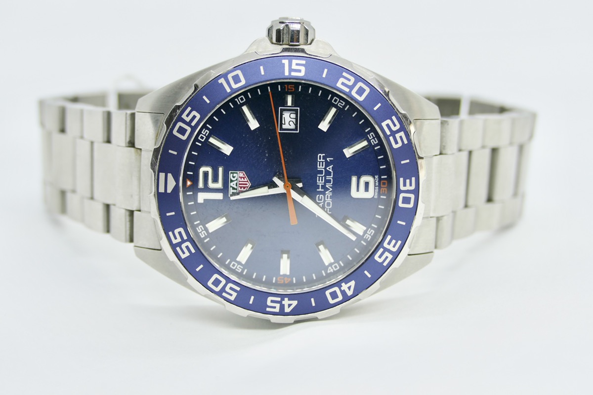 tag heuer waz1010