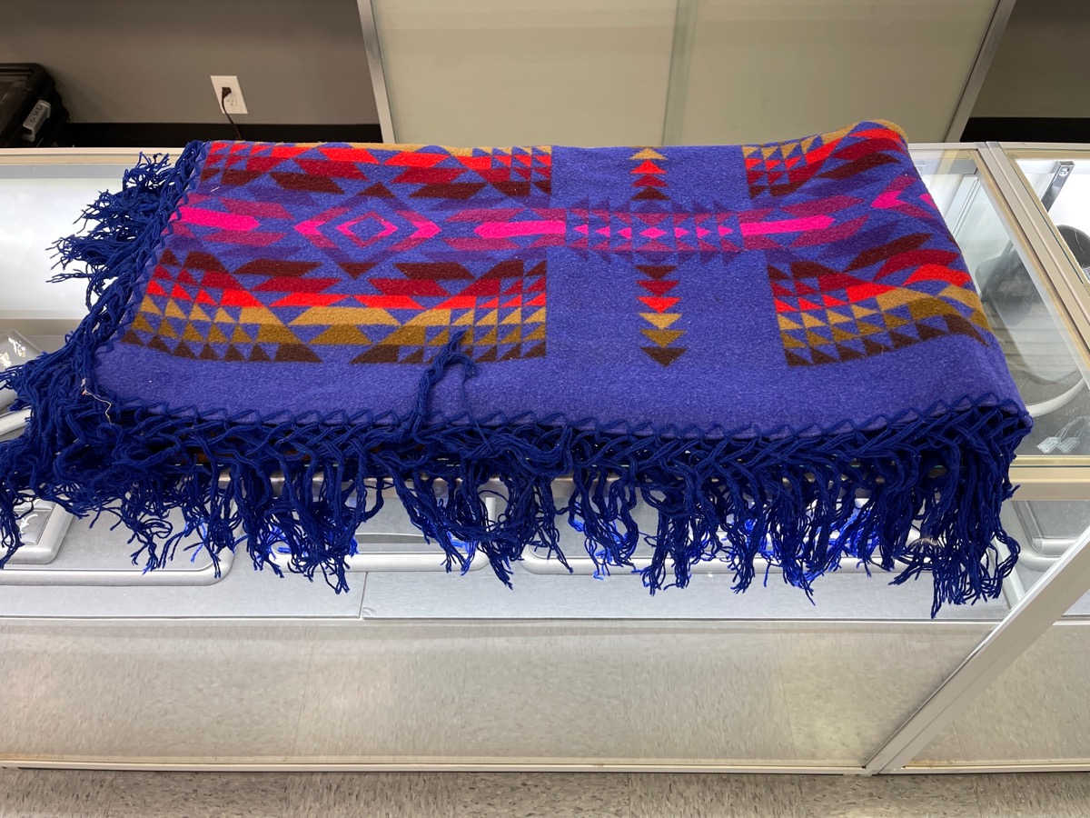 PENDLETON BLANKET Like New | Buya