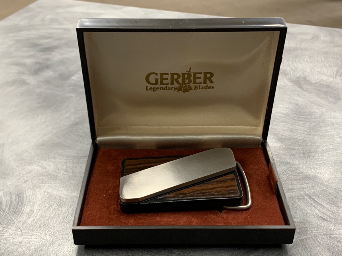 GERBER TOUCHE BELT BUCKLE HIDEAWAY KNIFE WITH CASE Very Good Axel's