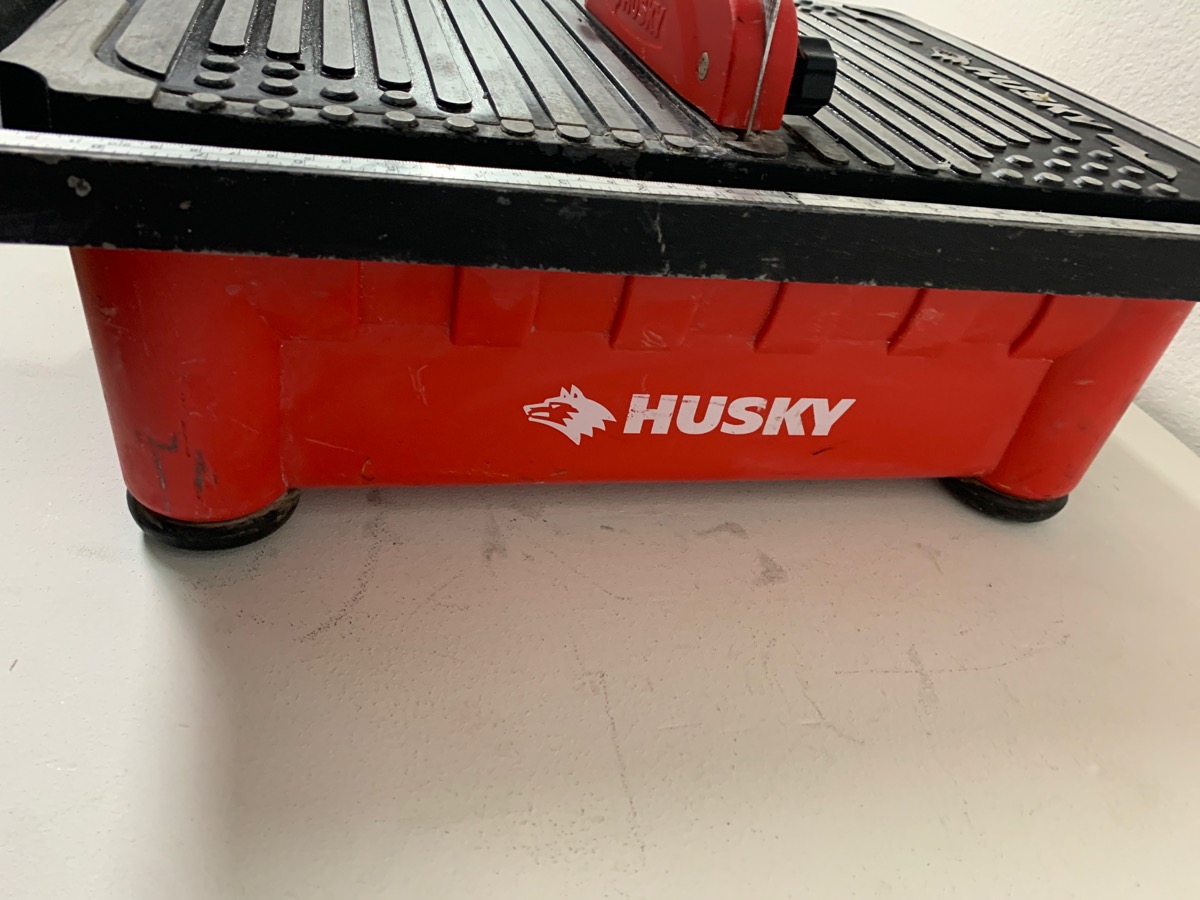 HUSKY TOOLS THD750L TILE SAW Good River City Pawnbrokers Evansville