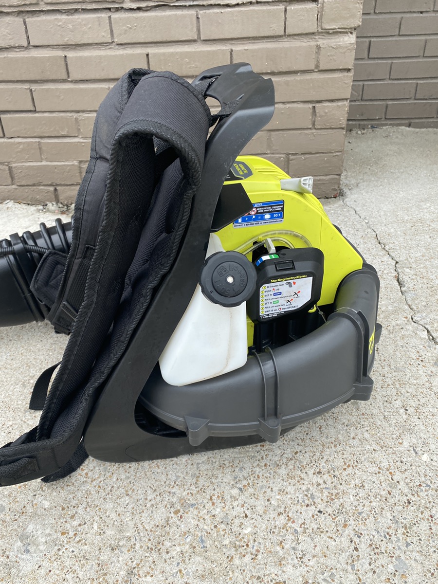 Ryobi RY38BP 175MPH 760CFM 38cc Gas BackPack Leaf Blower Very Good