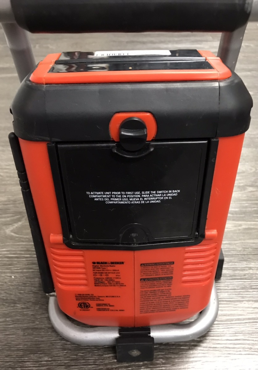 BLACK & DECKER RADIO DR100B DIGITAL WORKSWITE RADIO Good Big