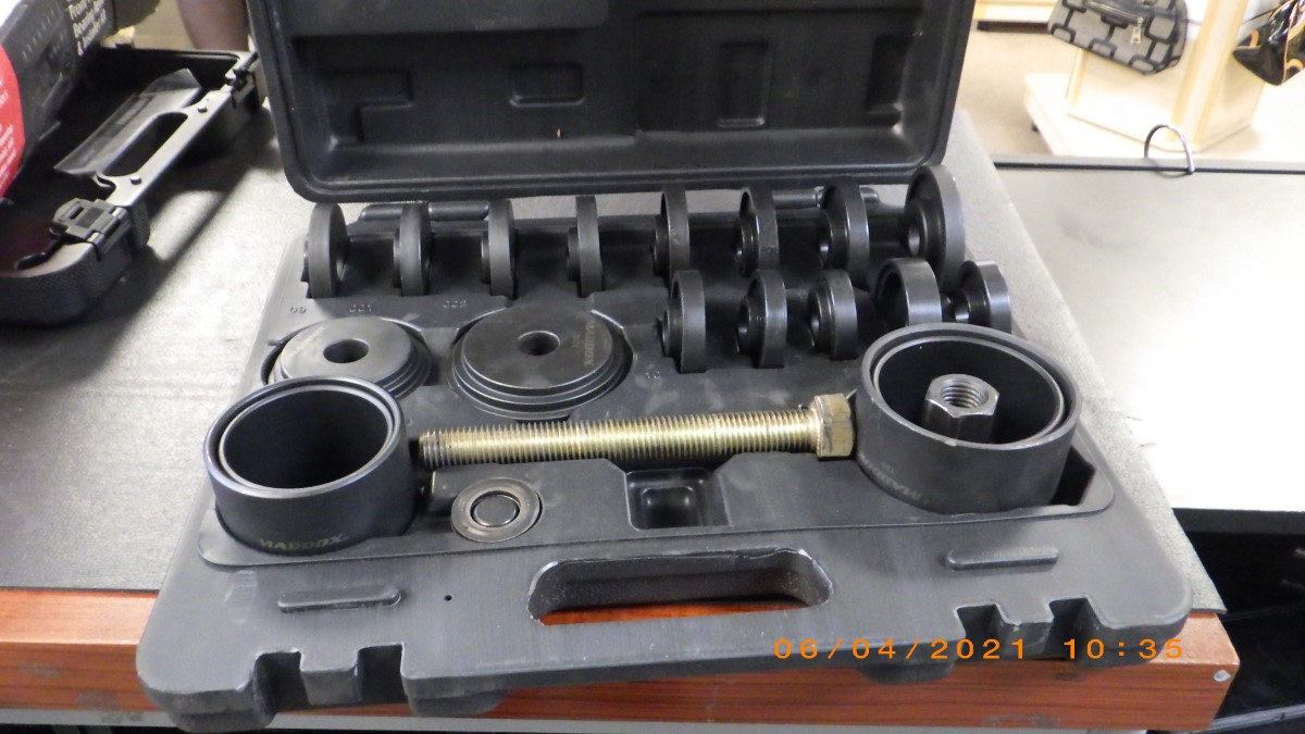 MADDOX MC211 FRONT WHEEL DRIVE BEARING REMOVER AND INSTALLER KIT, 21