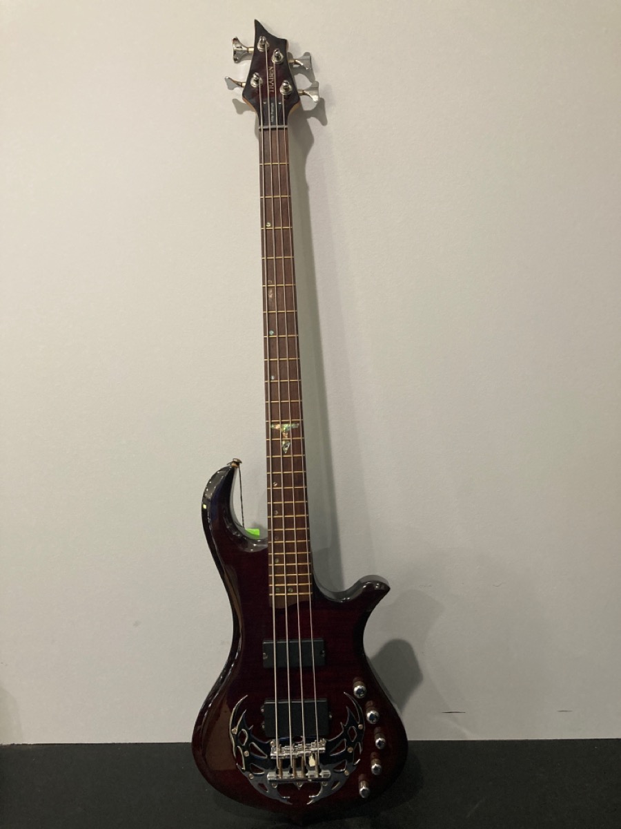 TRABEN GUITAR 4STRING BASS GUITAR Buya