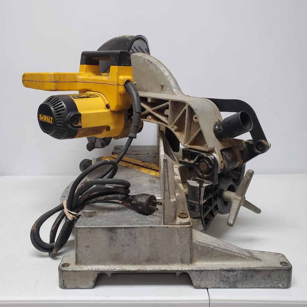 DEWALT DW705 12" COMPOUND MITER SAW (lect) Acceptable Sharp Assets