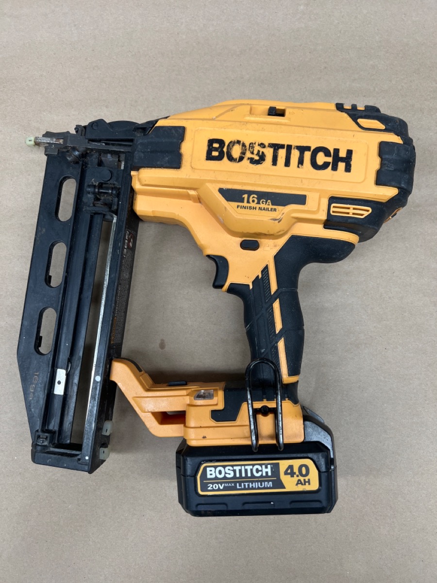 BOSTITCH 20V CORDLESS FINISH NAILER 16GA BCN662 W/ 4AH BATT 2AH BATT