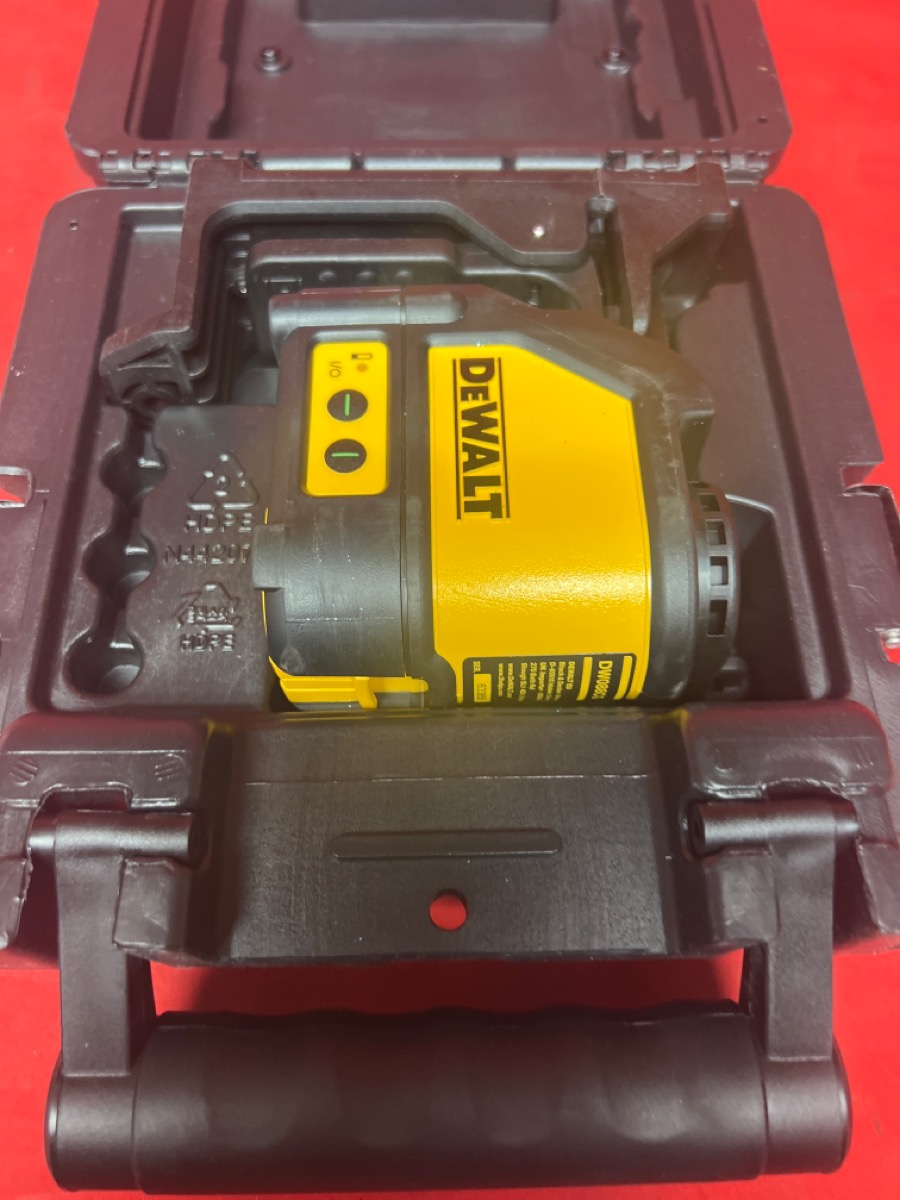 DEWALT (DW088CG) SELFLEVELING GREEN CROSSLINE LASER LEVEL CHALKLINE