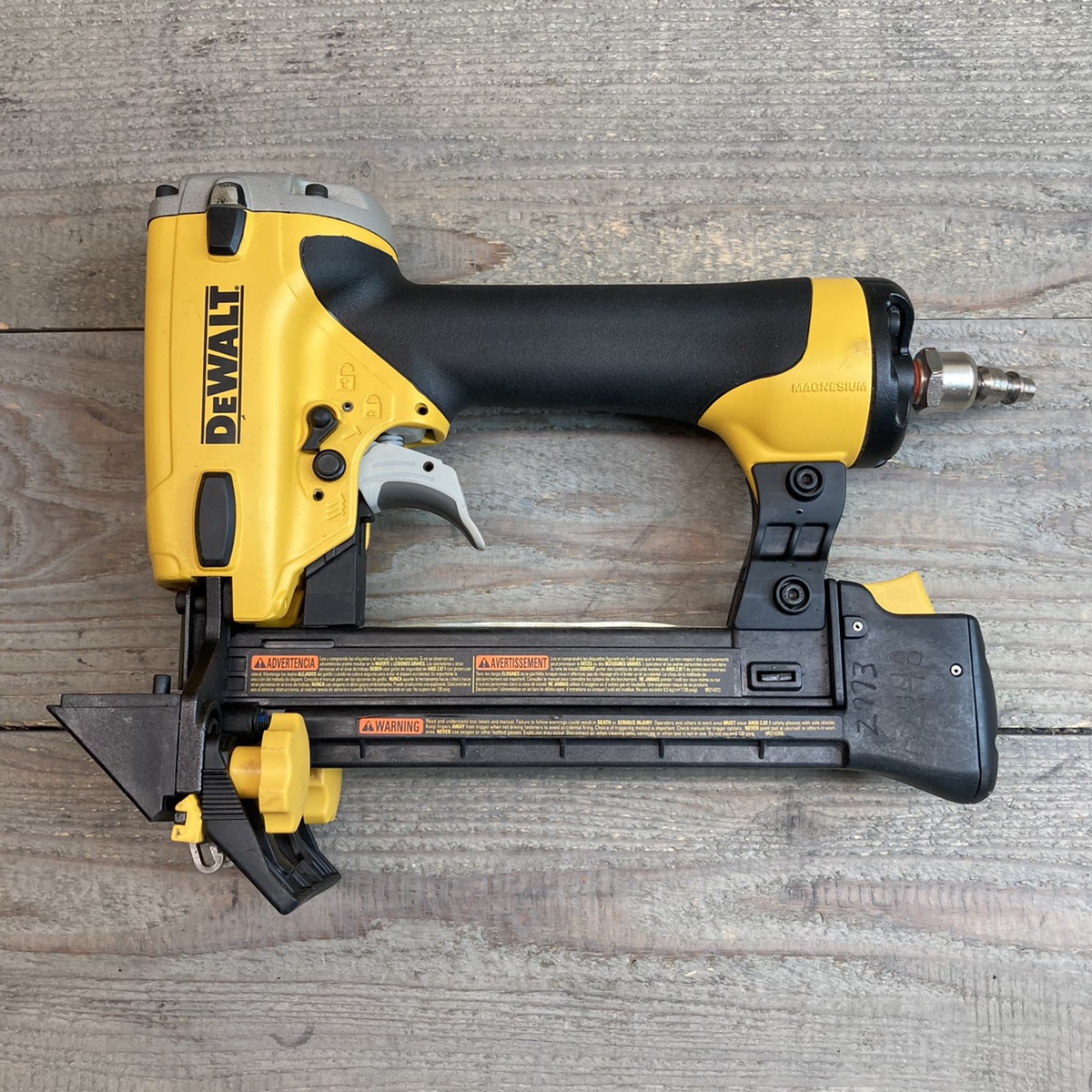 Dewalt DWEHF1838K 18 GA 7/32" Crown Flooring Stapler Very Good Buya