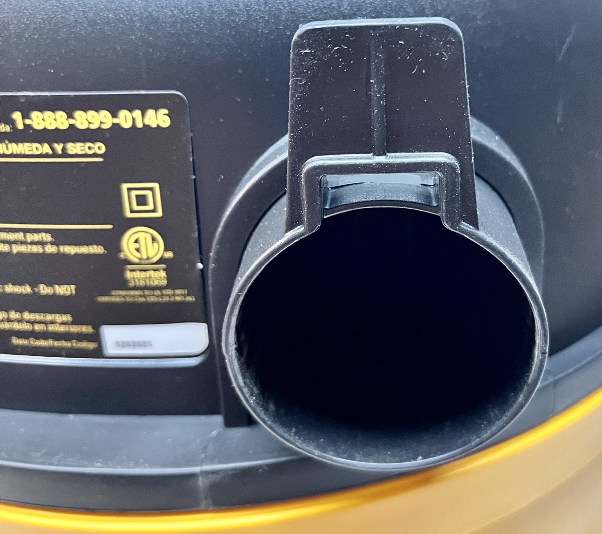DEWALT DXV06P 6 Gallon Wet/Dry Vac w/Hose Brand New Heartland
