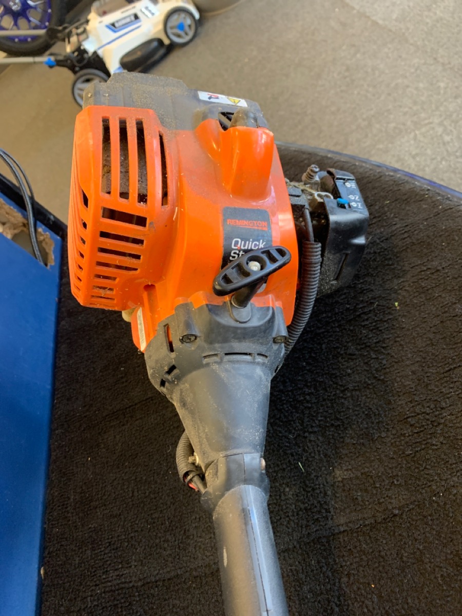 REMINGTON PRODUCTS RM2560 STRAIGHT SHAFT TRIMMER For parts or not