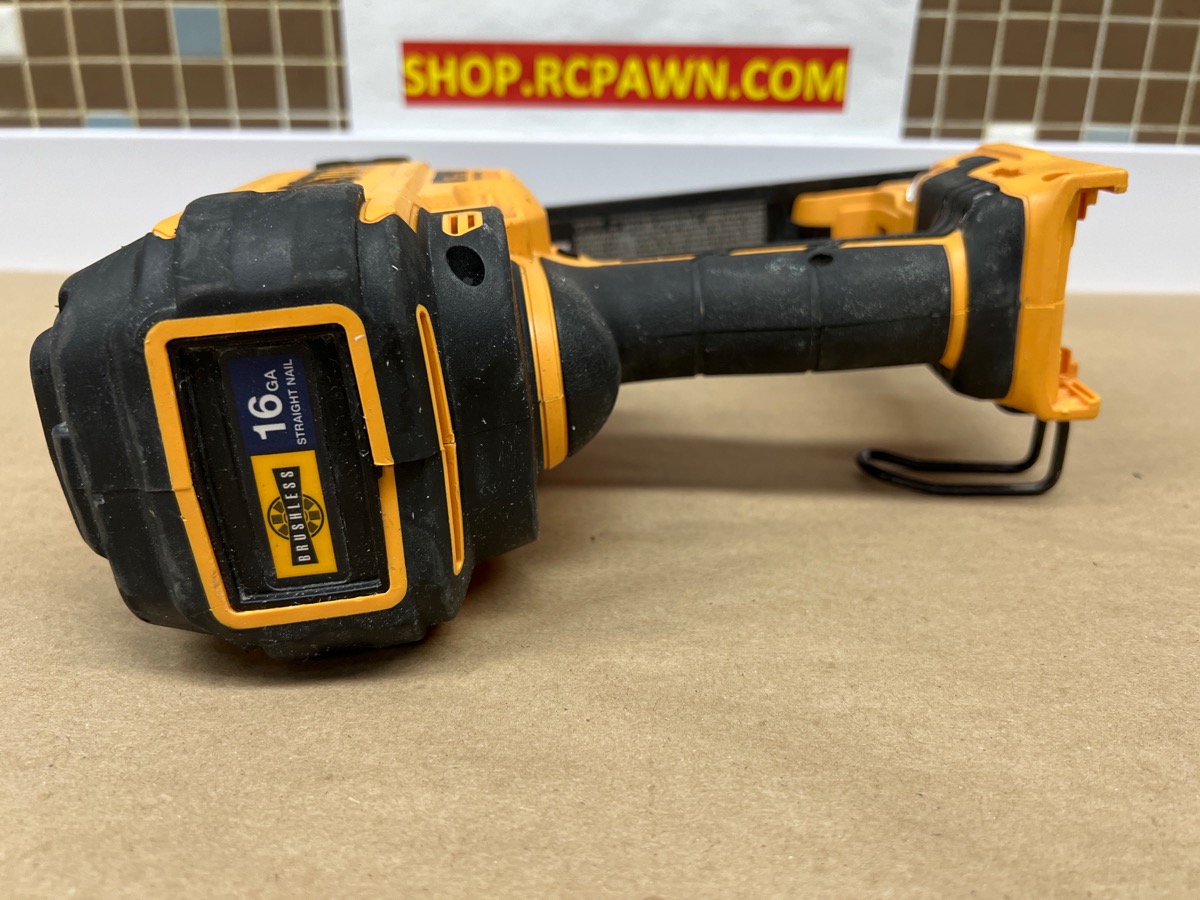 BOSTITCH 20V CORDLESS FINISH NAILER 16GA BCN662 W/ 4AH BATT 2AH BATT