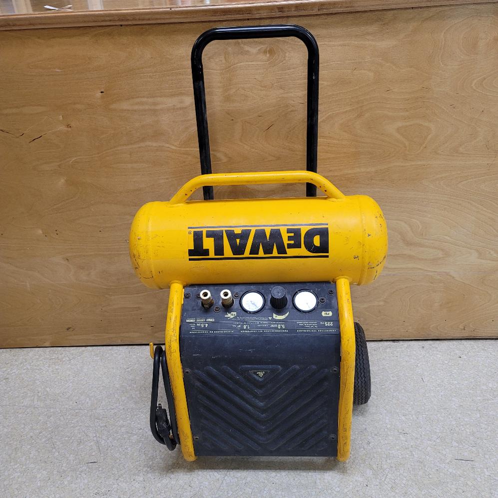 DEWALT D55146 COMPRESSOR ELECTRIC (ul kp) Very Good Sharp Assets LLC