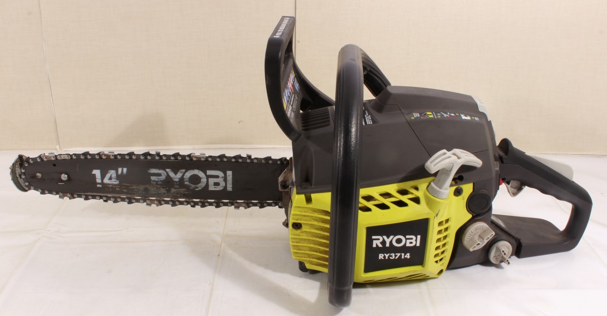 RYOBI TOOLS RY3714 2 STROKE GAS POWERED CHAINSAW W/ 14" BAR Good