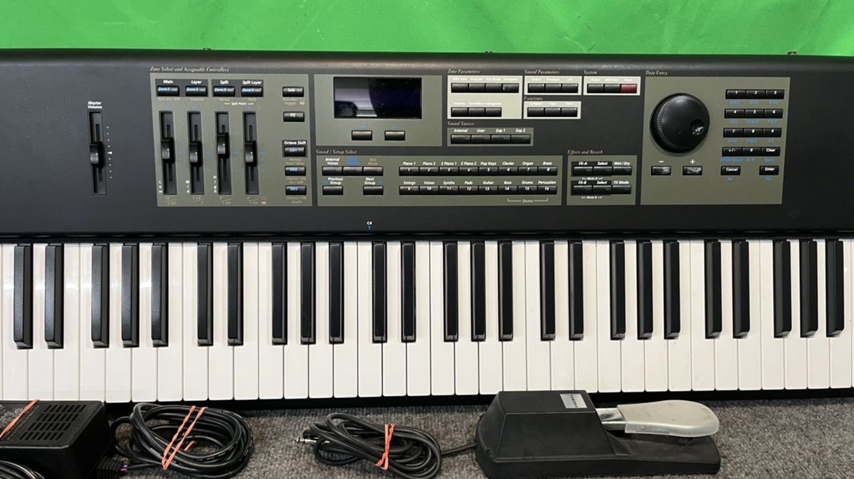 Kurzweil PC2x 88 Weighted Key Performance Controller Keyboard w/ Foot