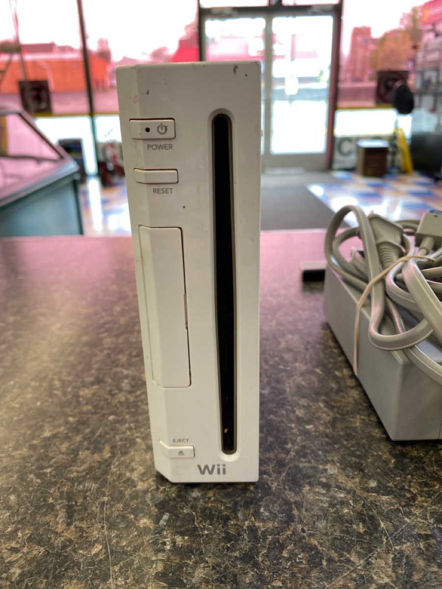 NINTENDO WII CONSOLE RVL-001 - FOR PARTS ONLY For parts or not working ...