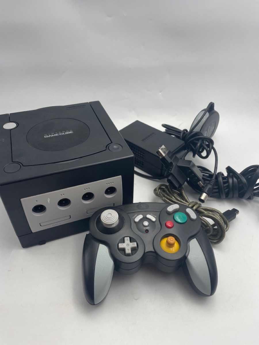 NINTENDO GAMECUBE CONSOLE 3RD PARTY CONTROLLER & RF SWITCH INCL Good