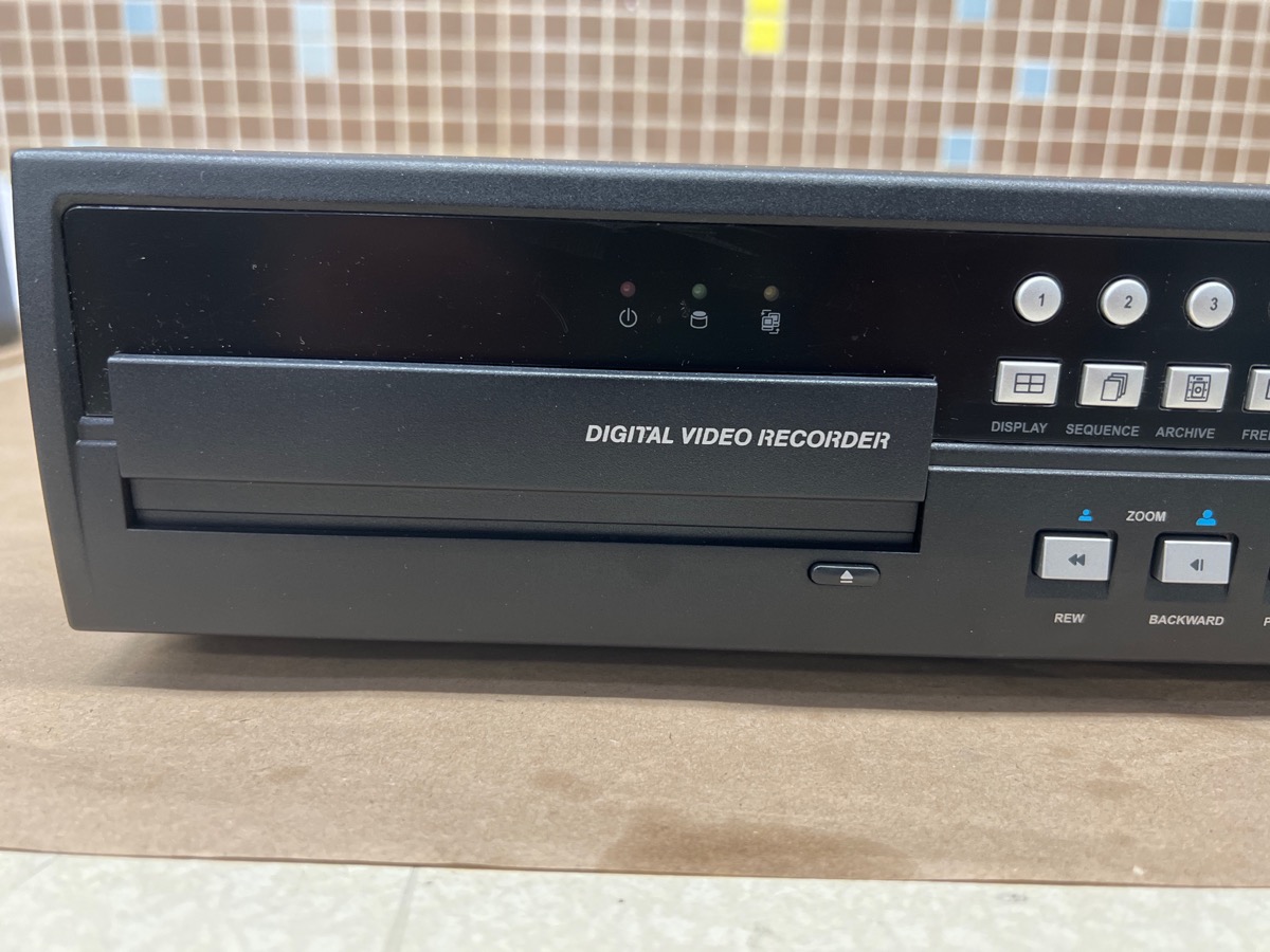 HUNT ELECTRONIC HCR16HT1 DVR SECURITY SYSTEM Like New River City