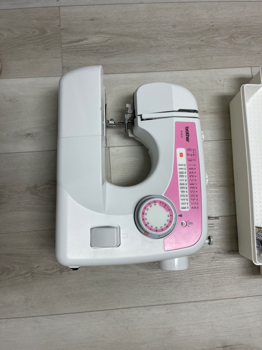 BROTHER XL2610 SEWING MACHINE Like New Buya