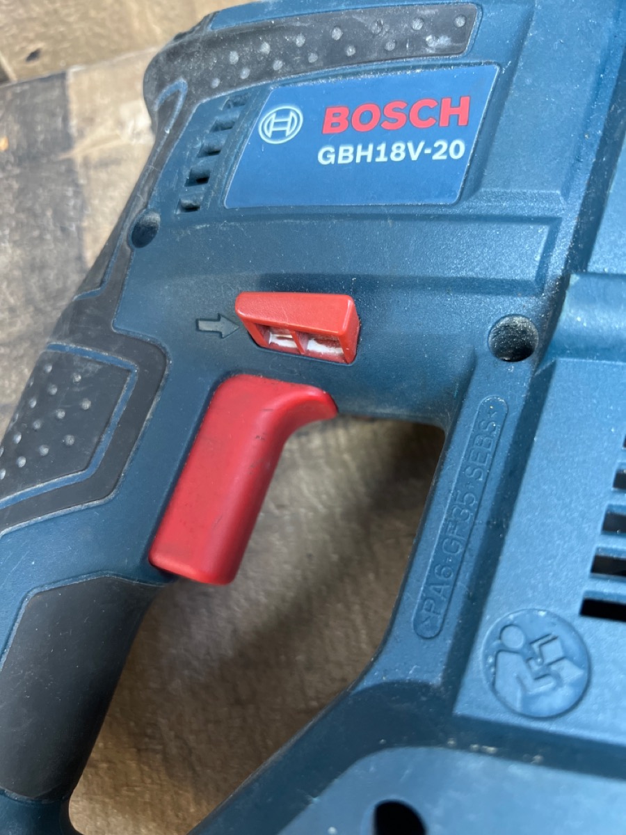 BOSCH SDSPLUS 18V 3/4 IN. ROTARY HAMMER *TOOL ONLY* GBH18V20 Good Buya