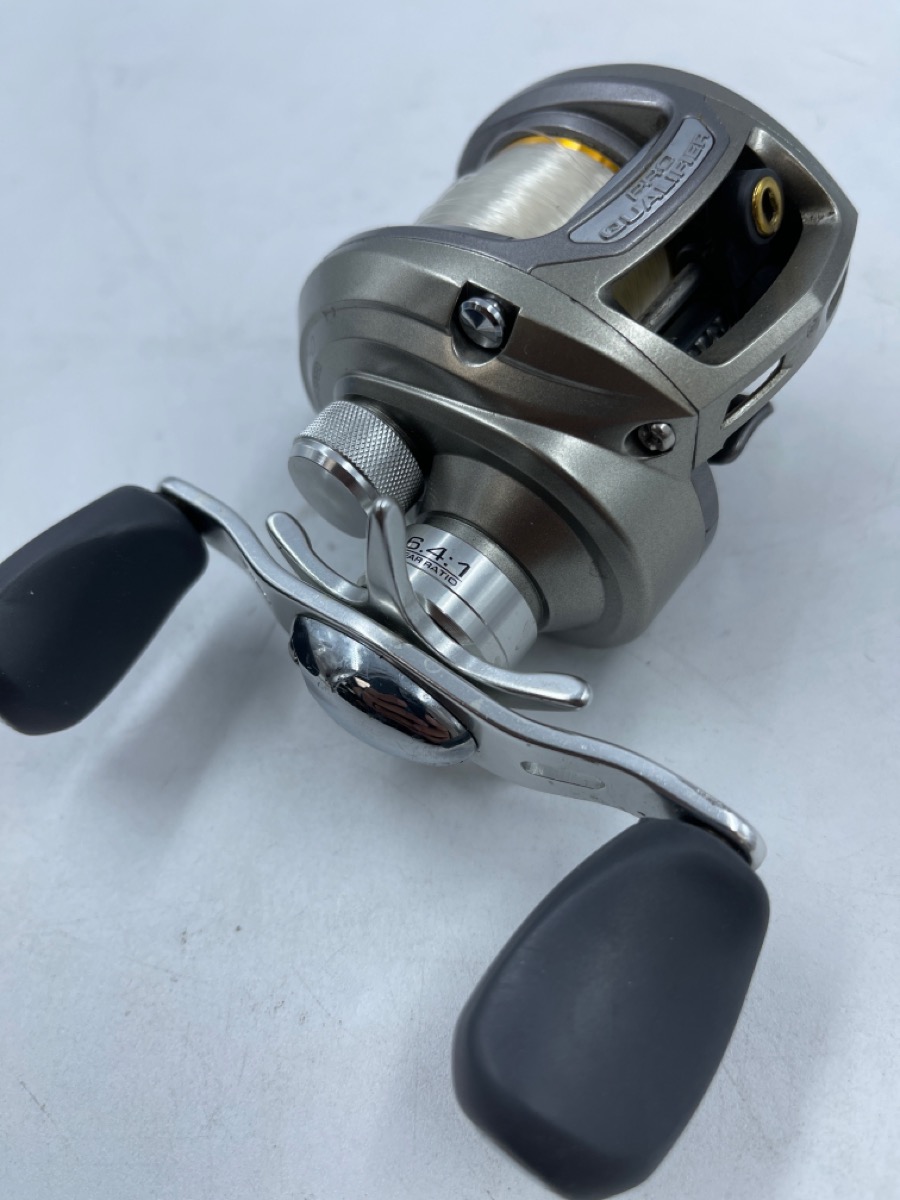 Bass Pro Shop Qualifier Baitcast Reel PQX10HD Right Hand Retrieve OMT