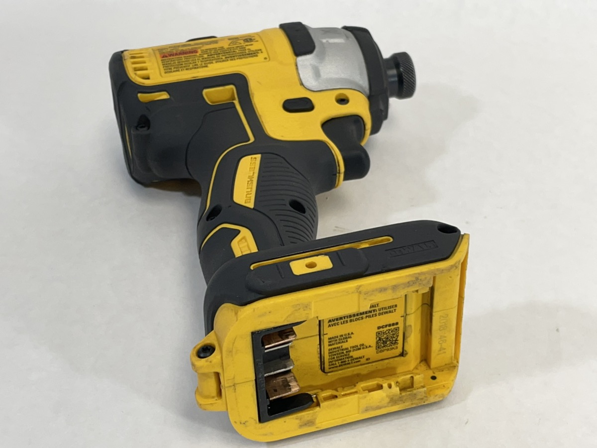 Dewalt DCF888 1/4" Brushless Impact Driver W/Connect (TOOL ONLY) Good