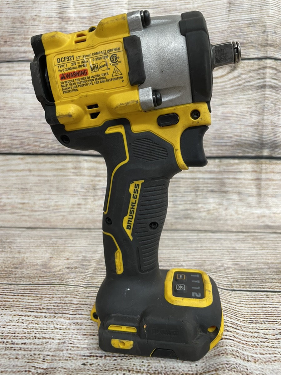 DEWALT ATOMIC 20-Volt MAX Cordless Brushless 1/2 In. Impact Wrench ...