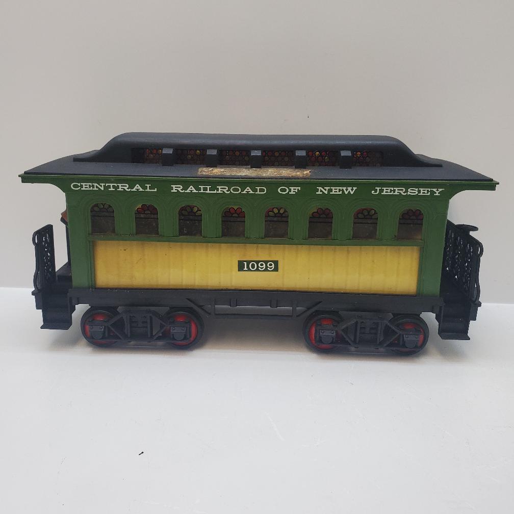 Jim Beam Train Decanter 1099 Central Railroad of New Jersey Green EMPTY