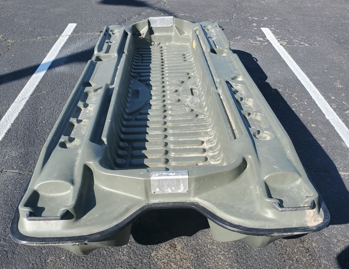 PELICAN BASS RAIDER 10 Good Buya
