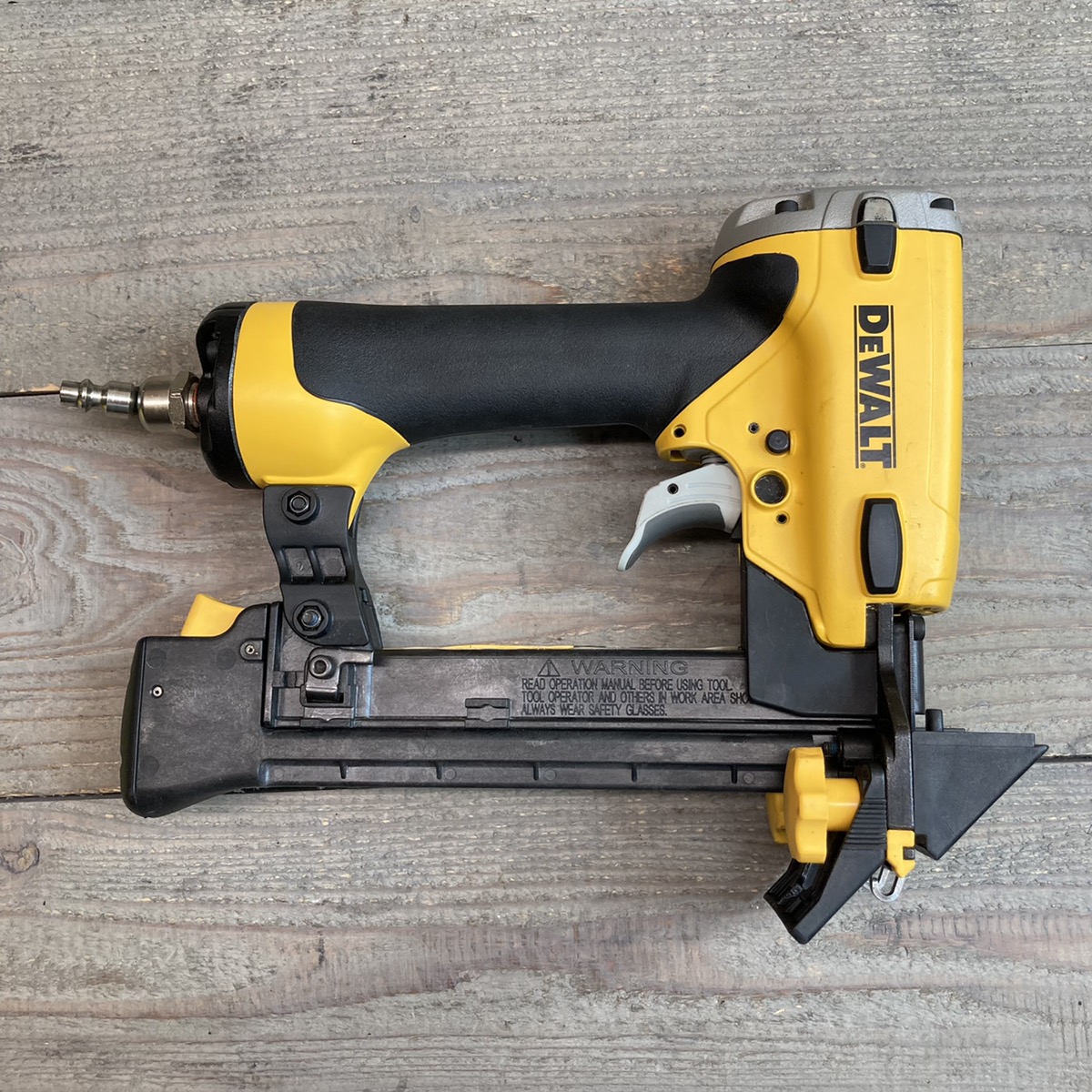 Dewalt DWEHF1838K 18 GA 7/32" Crown Flooring Stapler Very Good Buya