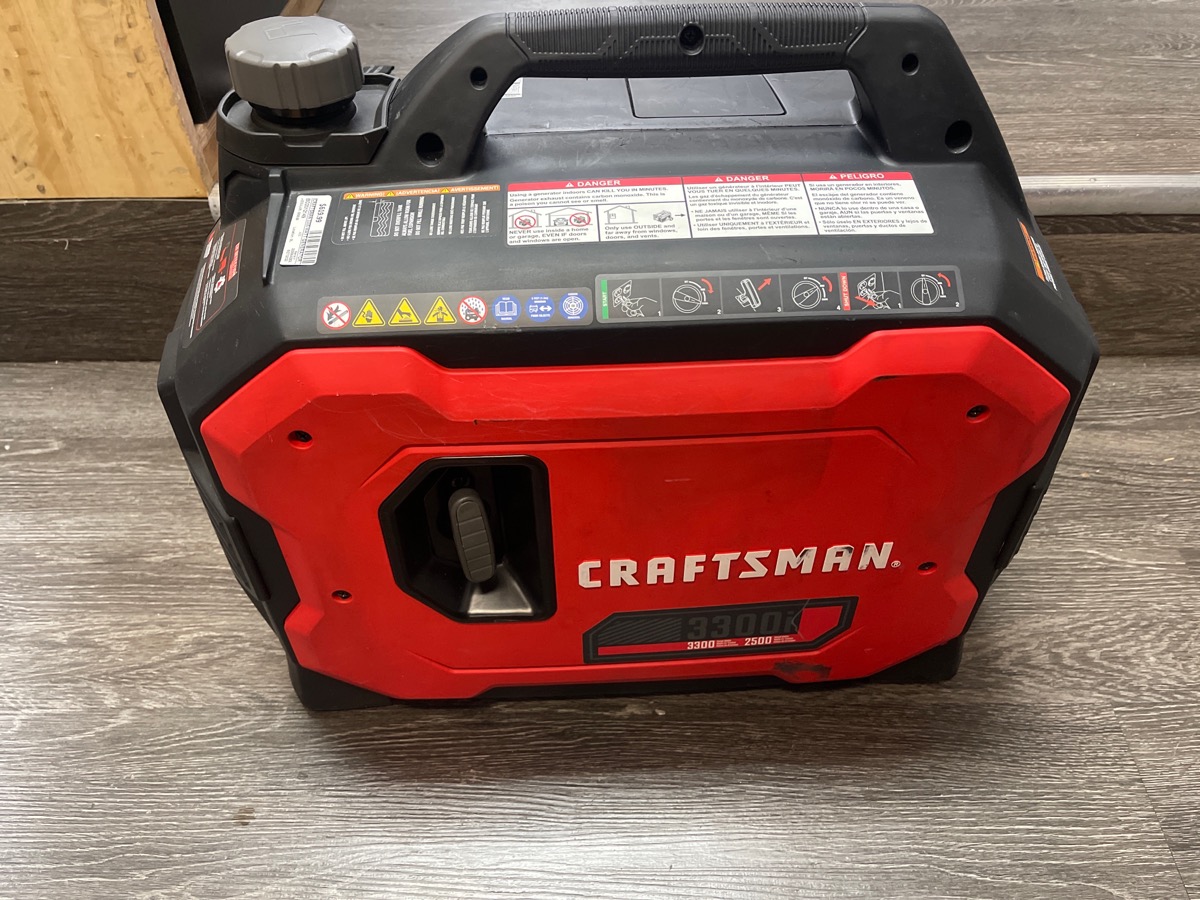 CRAFTSMAN CMXGIAC3300 3300 WATT GAS POWERED INVERTER GENERATOR Good
